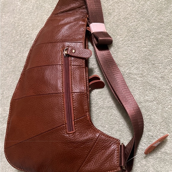 Brown Genuine Leather Sling Bag Crossbody — New with Tag/Unisex style - Picture 4 of 7